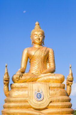 Buda heykeli altın renk