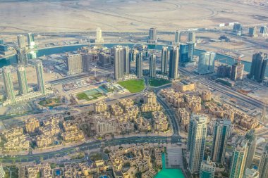 Uluslararası Dubai Kongre ve Sergi Sarayı en üstünde