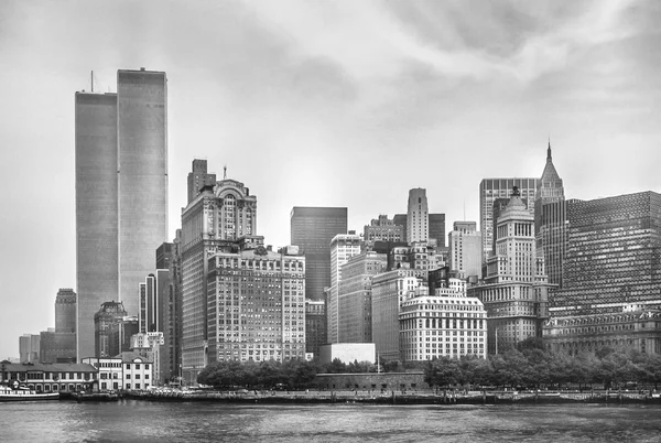 Горизонт Нью-Йорка вежі-близнюки — стокове фото