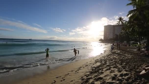 Pôr do sol da praia de Waikiki — Vídeo de Stock