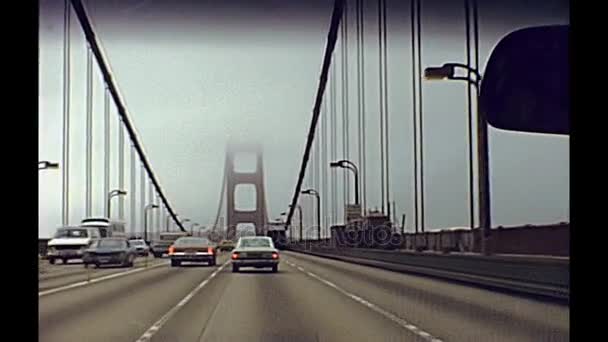 Unidad a través de Golden Gate — Vídeo de stock