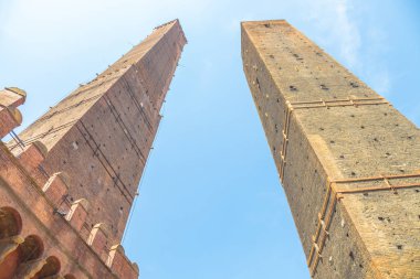 Torri Bologna 'dan