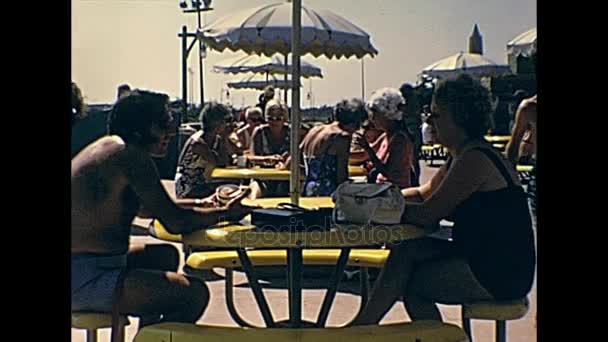 Jones Beach people — Stock Video