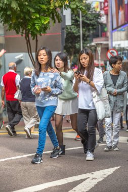 Asya meşgul kadınlar