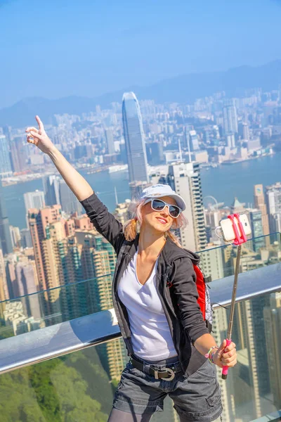 Turista Libertad en Victoria Peak — Foto de Stock