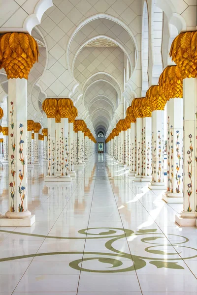 Columnas de fondo de la Gran Mezquita — Foto de Stock