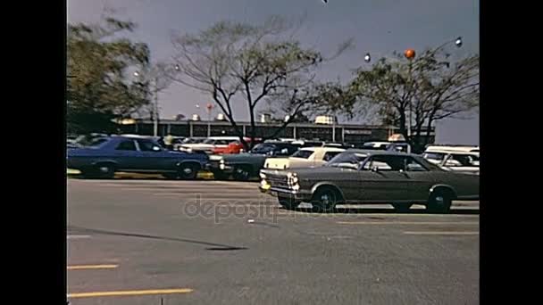 麦斯斯旺西购物中心驱动器 — 图库视频影像