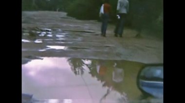 İlk kişi görünümü toprak yollar