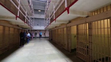 Alcatraz ziyaret turistler