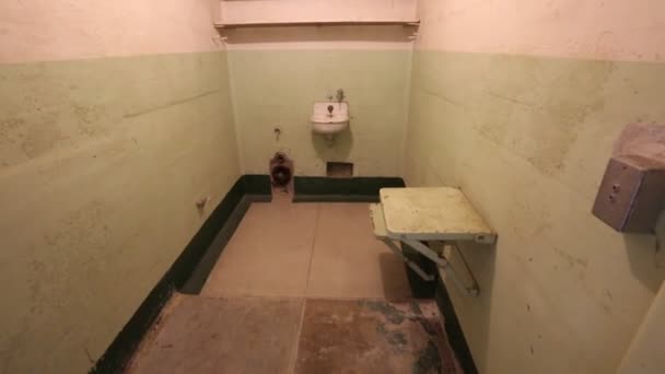 Alcatraz cell interiör — Stockvideo
