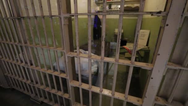 Alcatraz Allen West cell — Stockvideo