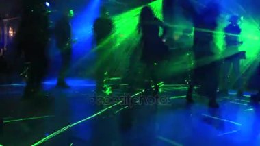 karanlık disko dans