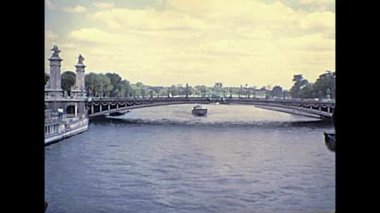 Pont Alexandre III Senna üzerinde