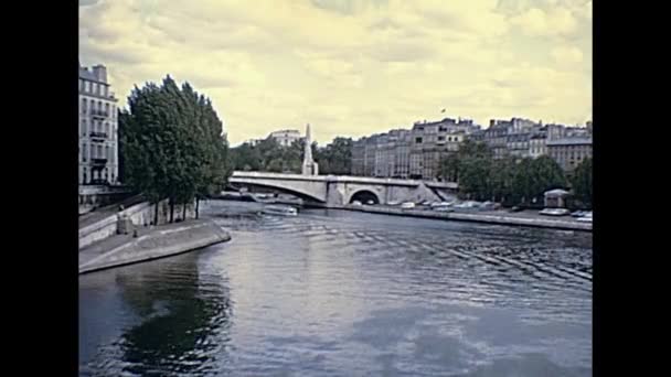 Senna floden Paris — Stockvideo