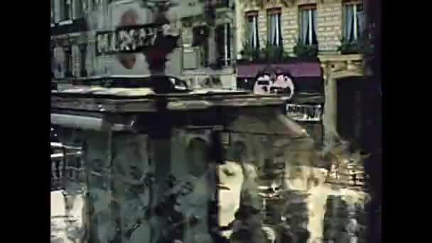 Av. des Champs-Elysees — Stockvideo