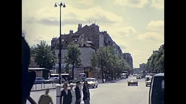 Touristenbus von Paris — Stockvideo