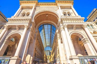 Vittorio Emanuele II Galerisi kapı