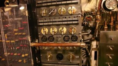 Denizaltı kontrol odası