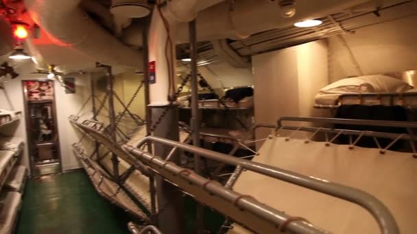 Спальня подводной лодки — стоковое видео