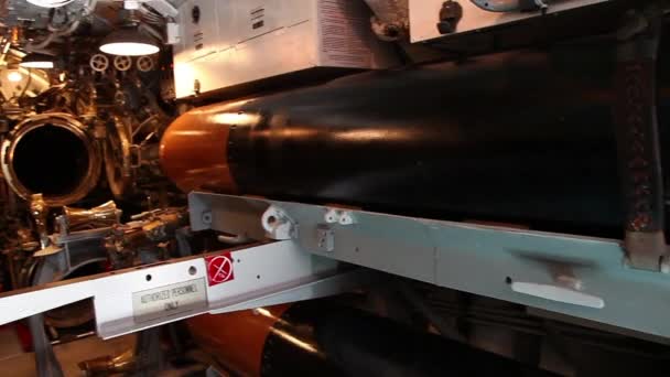 Sala de torpedos submarinos — Vídeo de stock