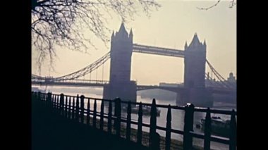 Londra Kule Köprüsü