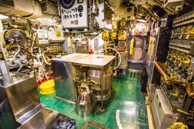 Denizaltı makine dairesi