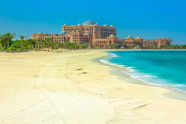 Emirates Palace playa — Foto de Stock