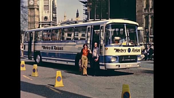 Big Ben London tourists — Stock Video