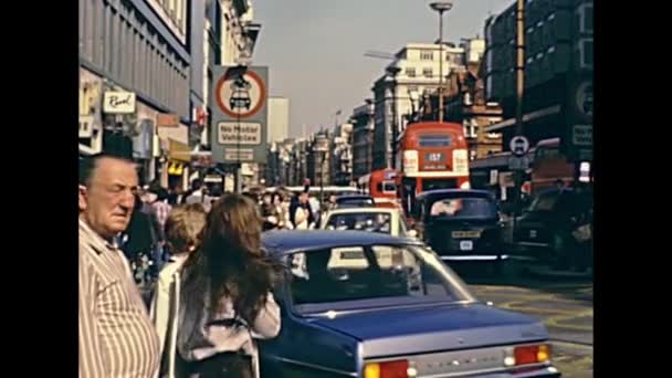 Londra sokak trafik — Stok video
