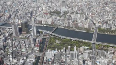 Tokyo siluetinin ve Sumida Nehri