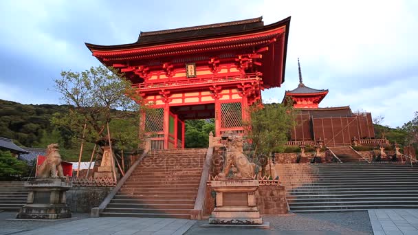 Kiyomizu dera w zachód słońca — Wideo stockowe