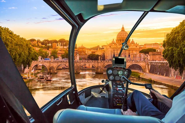 Helicóptero em Roma — Fotografia de Stock
