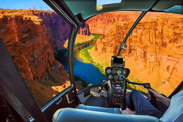 Helikopter na Wielki Kanion — Zdjęcie stockowe