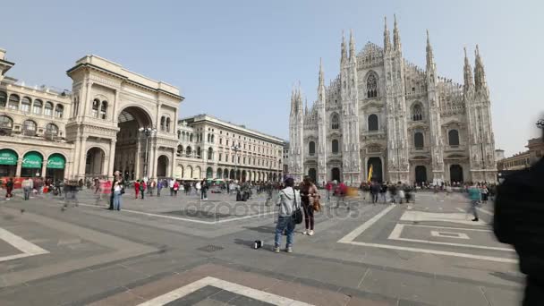Selfie turis Milan — Stok Video