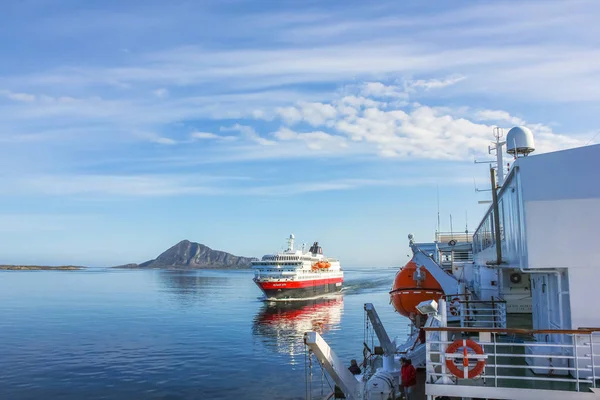 Hurtigruten Ms Richard ile — Stok fotoğraf