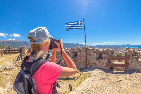 Fotógrafo viajero en Patras — Foto de Stock