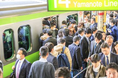 Commuters Shinjuku istasyonu