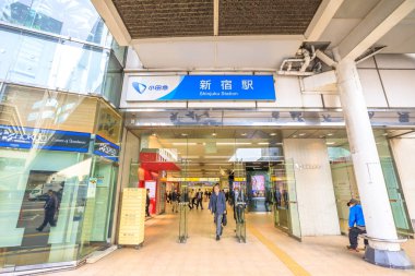 Shinjuku Station güney girişi