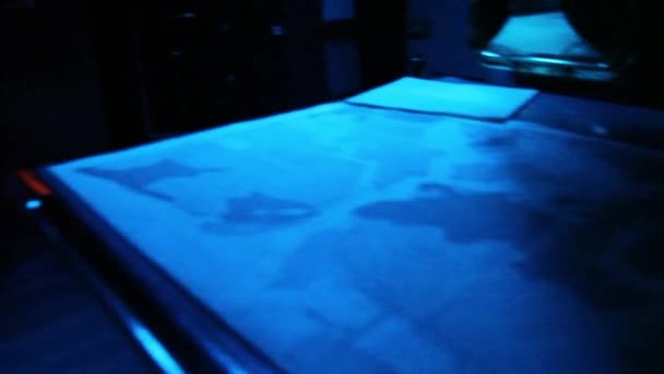 Savaş gemisi karanlık oda harita — Stok video