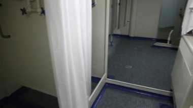 Savaş gemisi tuvalet banyo