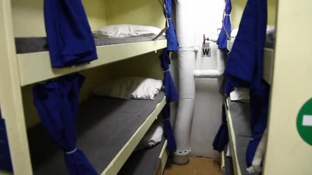 Schlachtschiff Matrose Schlafzimmer — Stockvideo