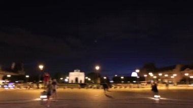 Louvre yuvarlak panorama