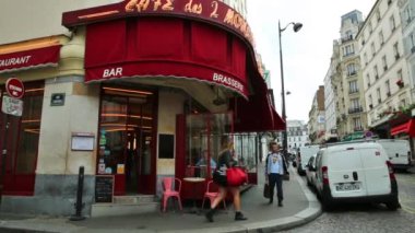 Cafe deux moulins Paris