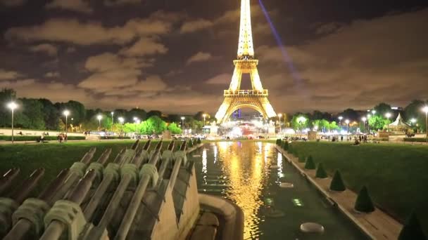 Noite Trocadero Jardins — Vídeo de Stock