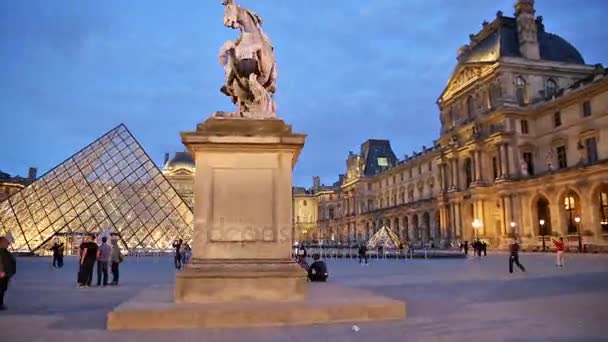 Louvre natt hyperlapse — Stockvideo