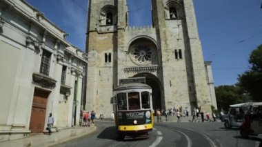 Tramvay 28 ve Lizbon Katedrali