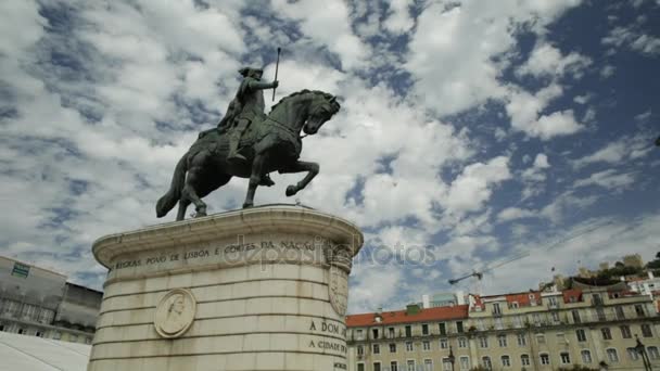 Statyn av kung John I Lissabon — Stockvideo