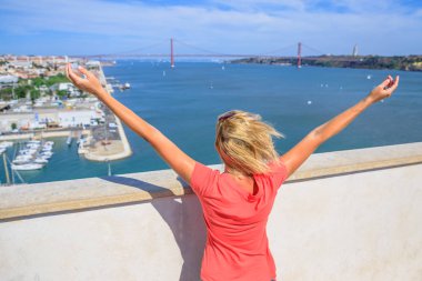 Keşifler Anıtı zevk