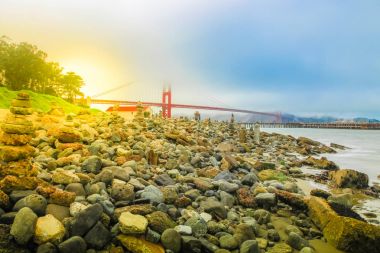 Golden Gate Taş heykeller