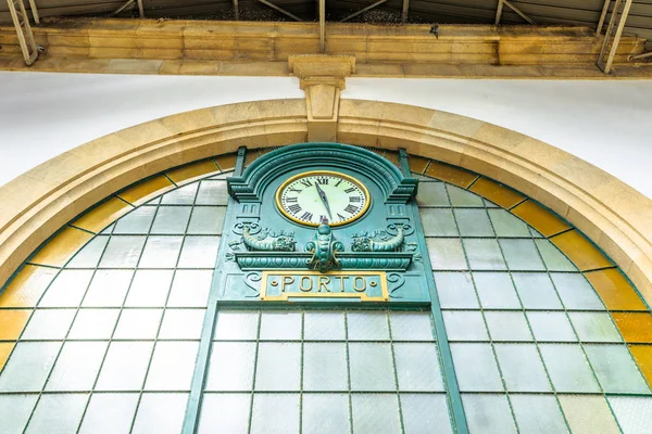 Antiguo reloj en Sao Bento — Foto de Stock